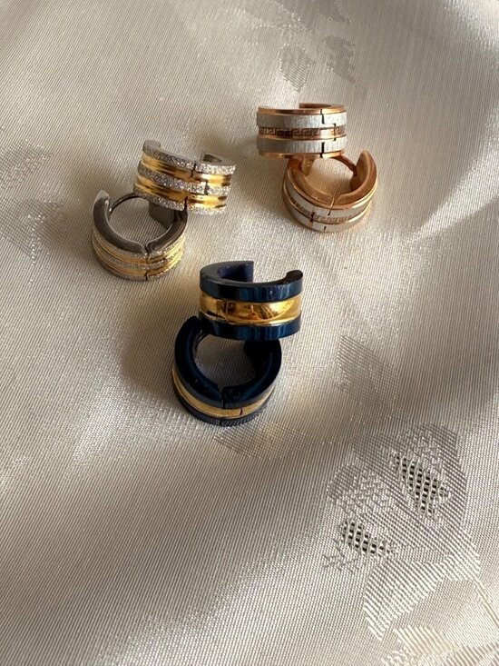 None Jewelry - Set Of 4 Stainless Steel Hinged Hoop Cuff Earrings - Gold, Silver & Blue